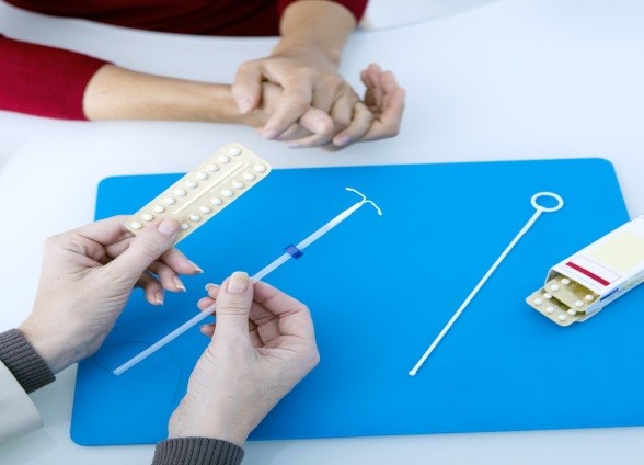 NMIC Bulletin Vol. 27 No. 6 Update on Contraception (2): Use In Specific Populations